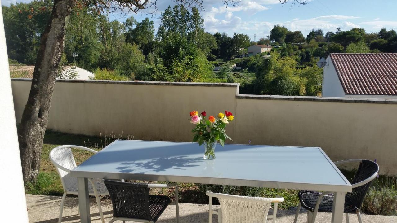 Le Clos Des Oiseaux Saintes Dış mekan fotoğraf