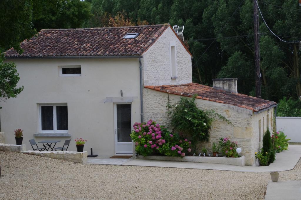 Le Clos Des Oiseaux Saintes Dış mekan fotoğraf